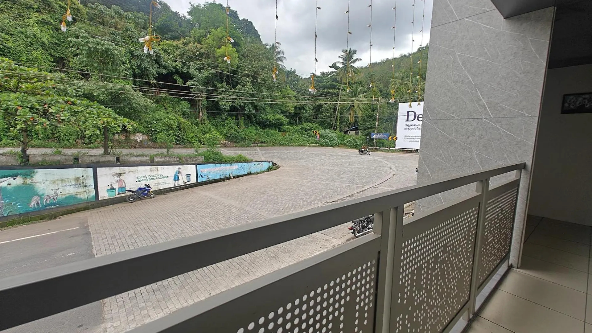 Hotel Gateway Residency Mannarakkat